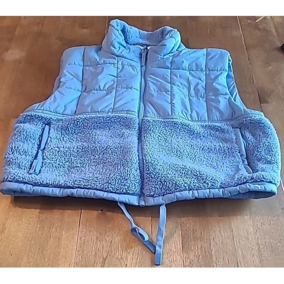 NWT Joy Lab size XL Women's Blue Quilted Vest with Sherpa - Picture 3 of 7